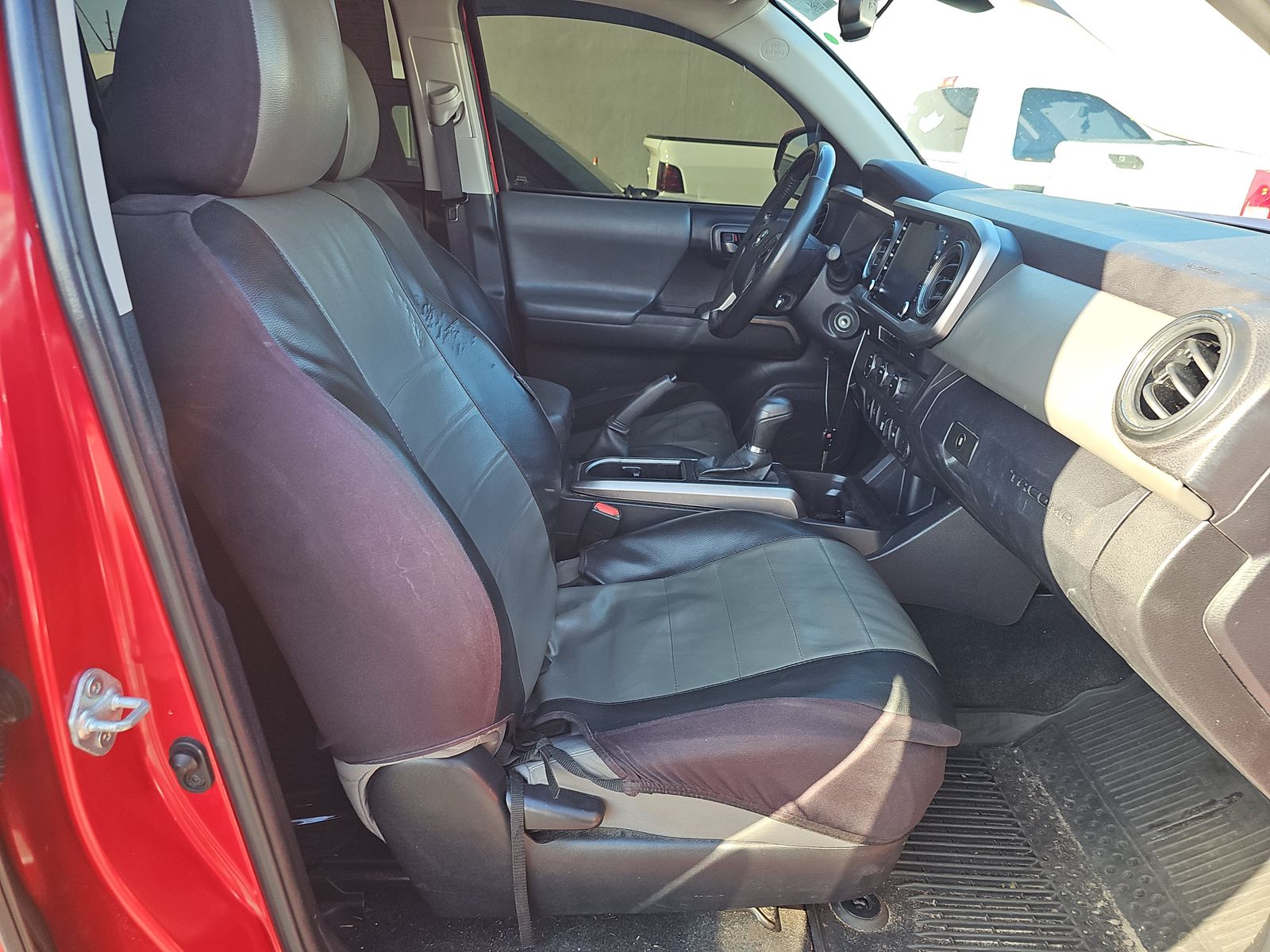 2022 Toyota Tacoma SR5 RWD