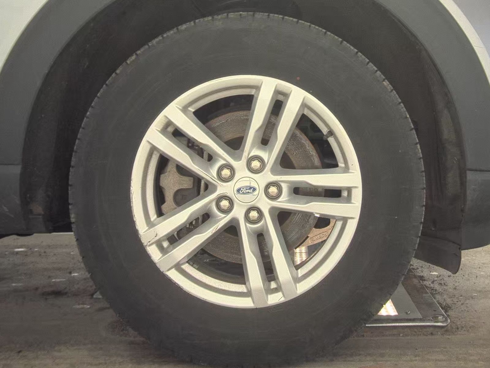 2023 Ford Explorer XLT AWD