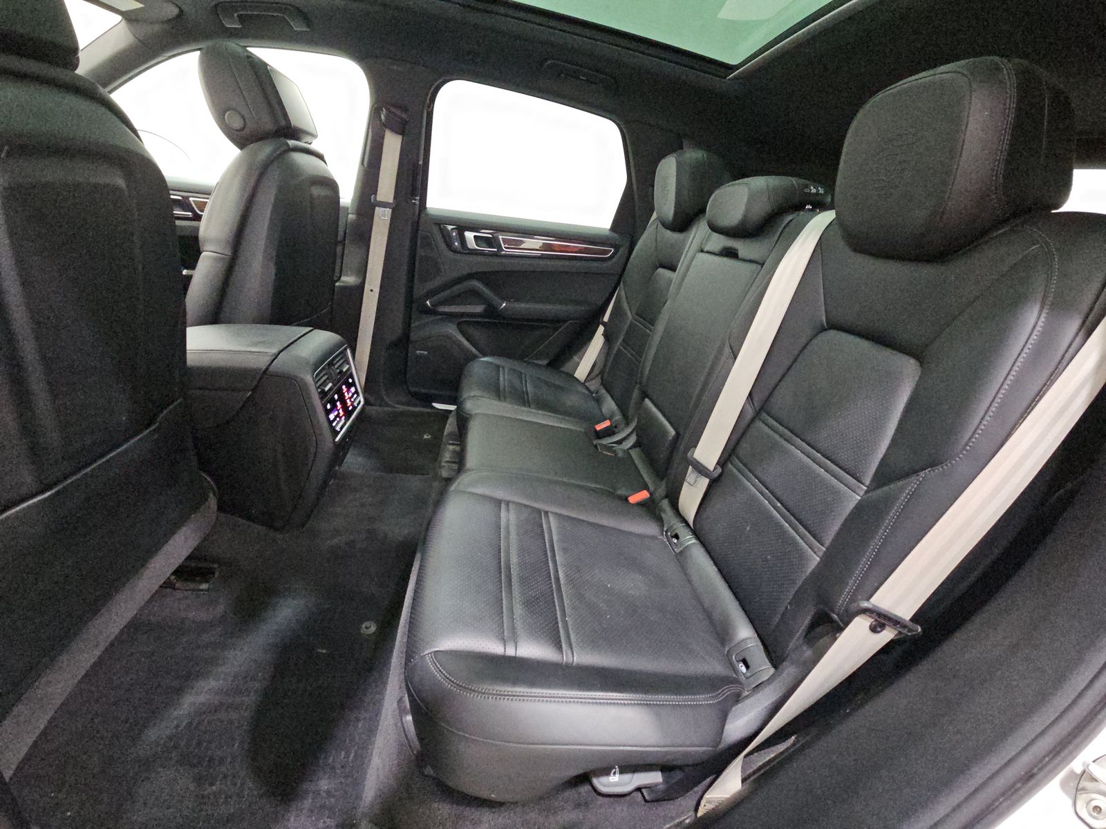 2022 Porsche Cayenne Platinum Edition AWD