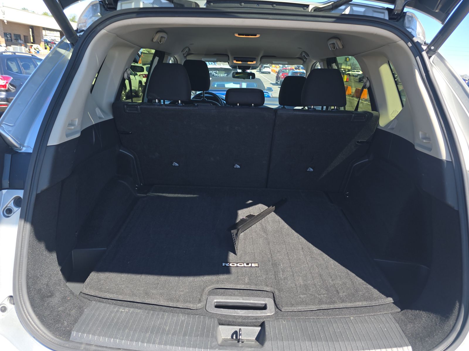 2024 Nissan Rogue SV FWD