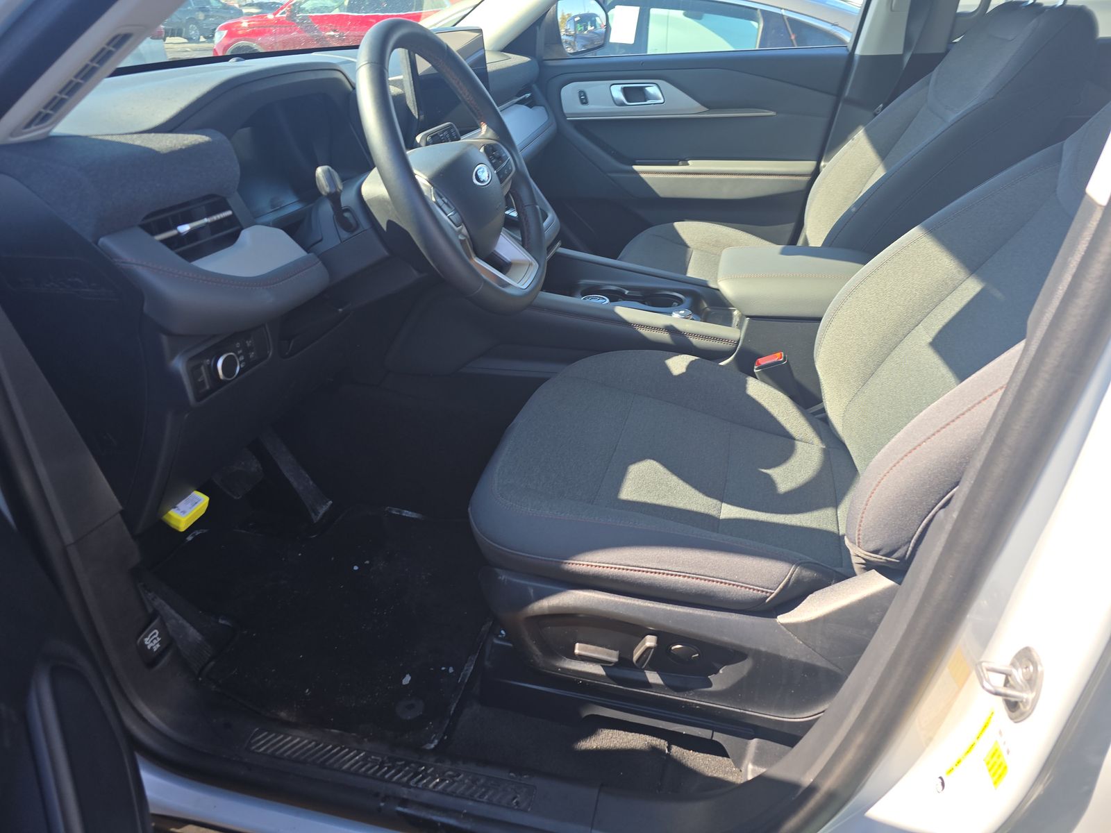 2025 Ford Explorer Active AWD