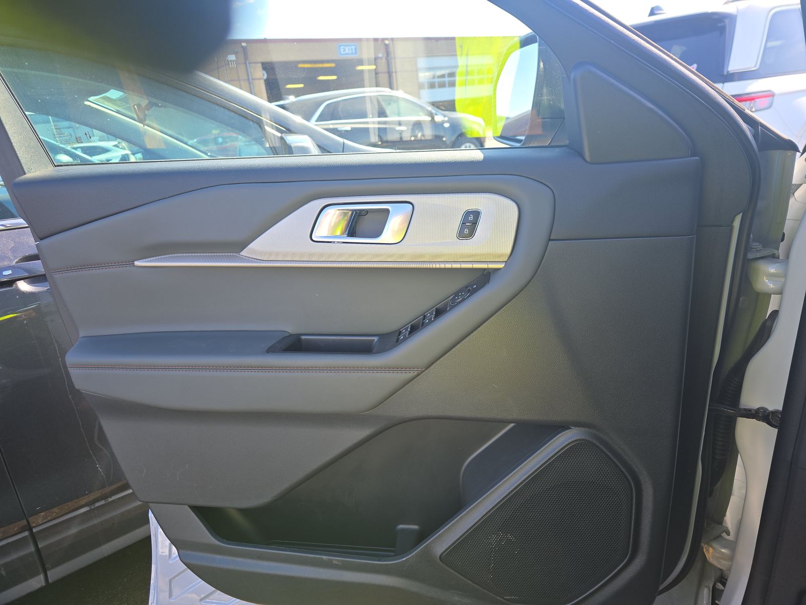 2025 Ford Explorer Active AWD