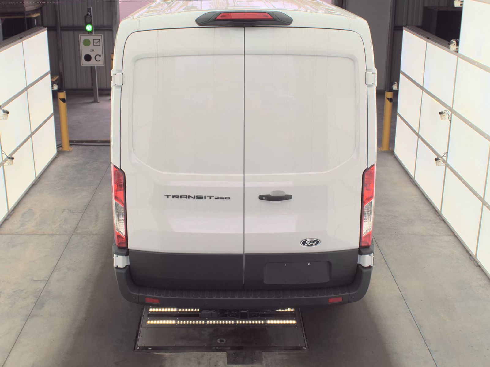 FORD TRANSIT 250 - 7