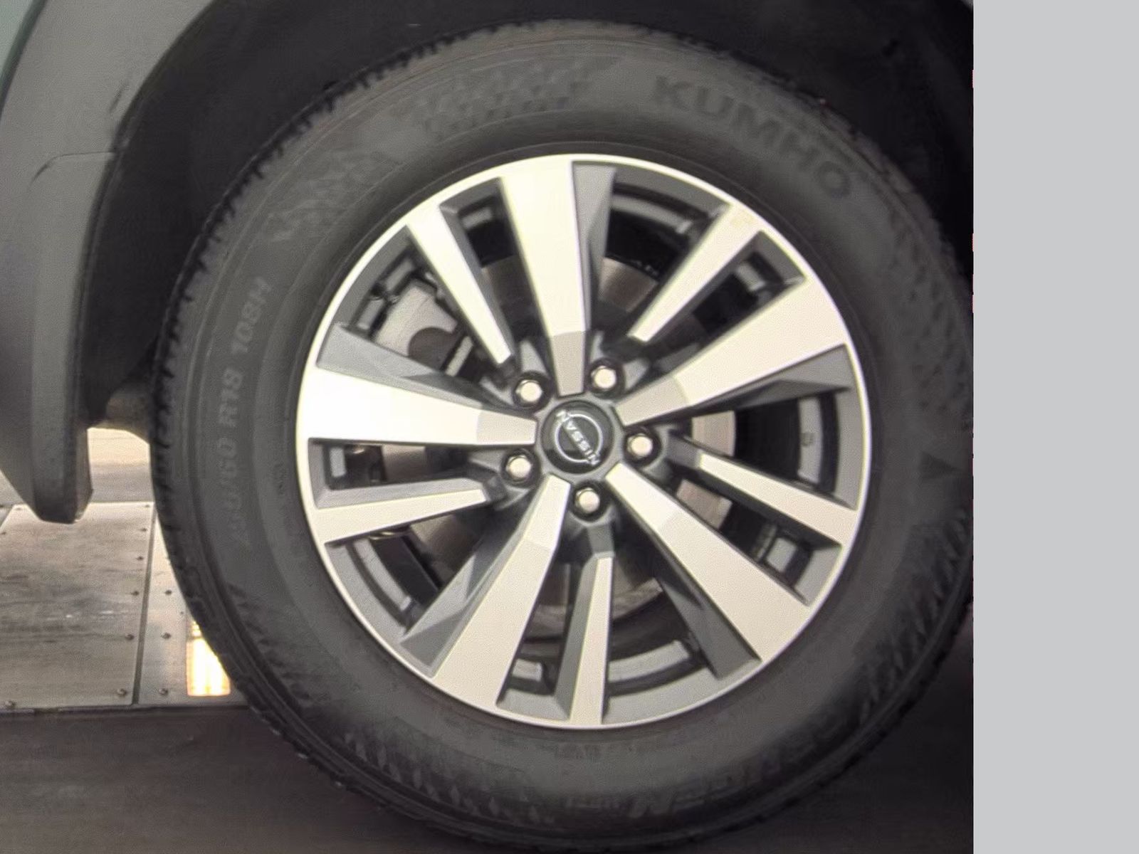 2025 Nissan Pathfinder SL FWD