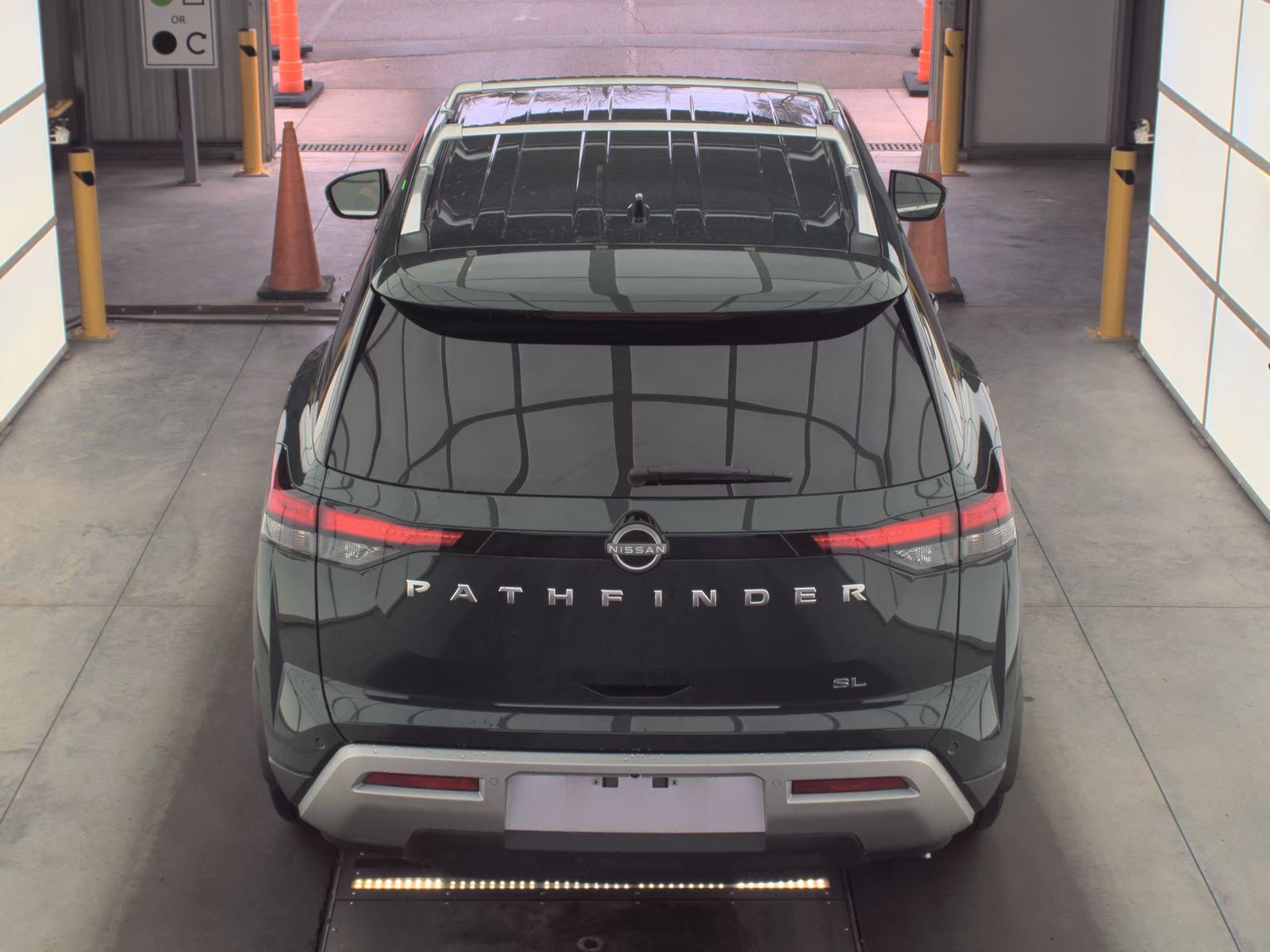 2025 Nissan Pathfinder SL FWD