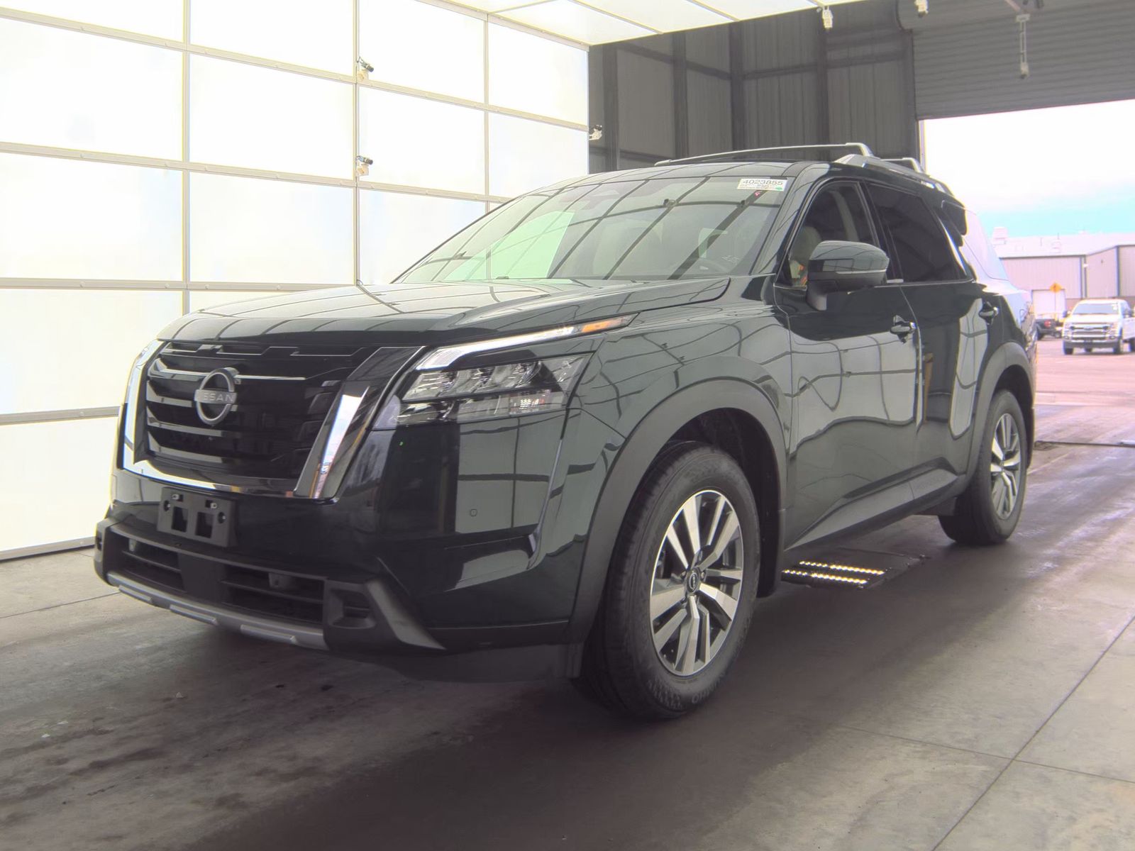 2025 Nissan Pathfinder SL FWD