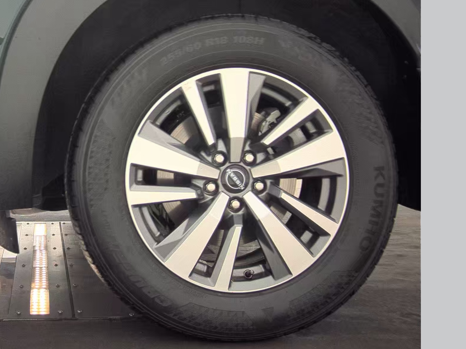 2025 Nissan Pathfinder SL FWD