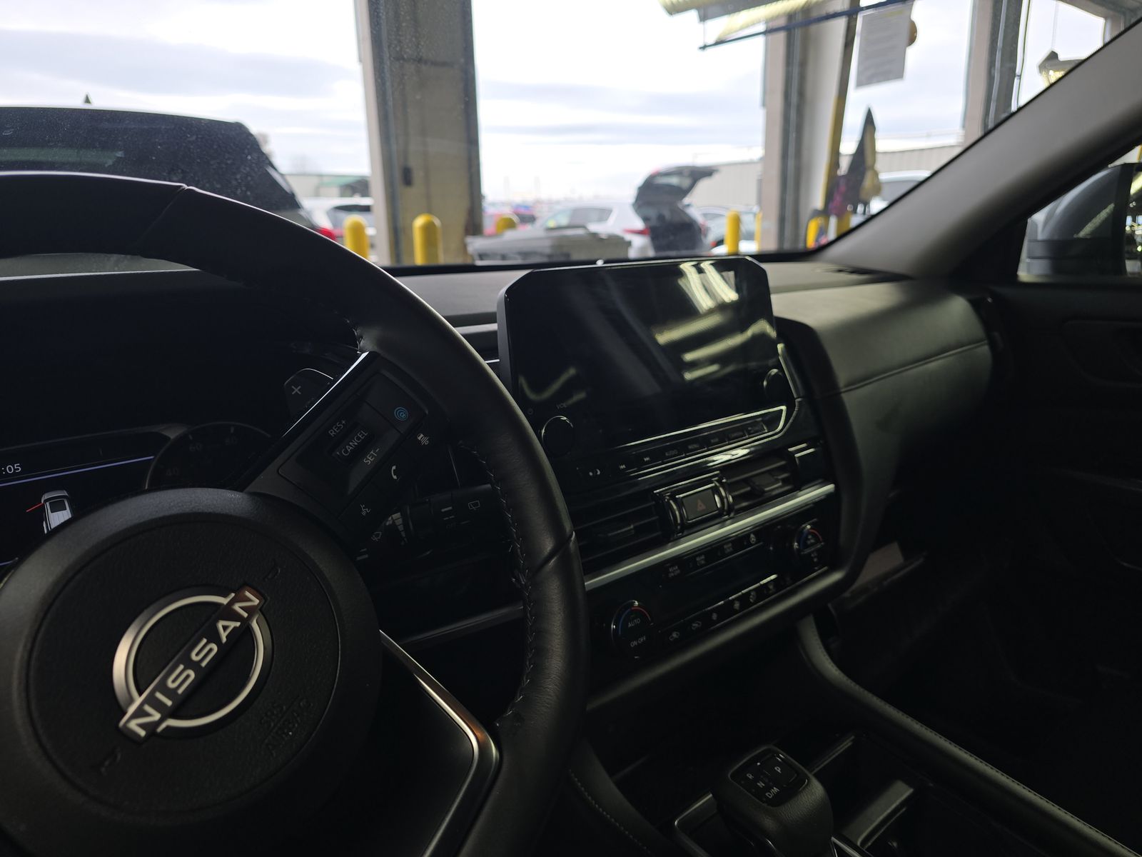 2025 Nissan Pathfinder SL FWD