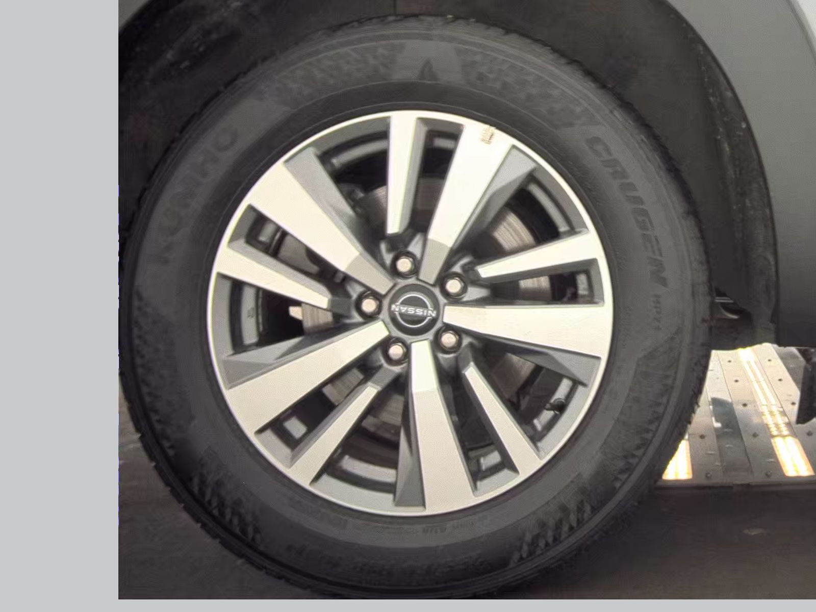 2025 Nissan Pathfinder SL FWD