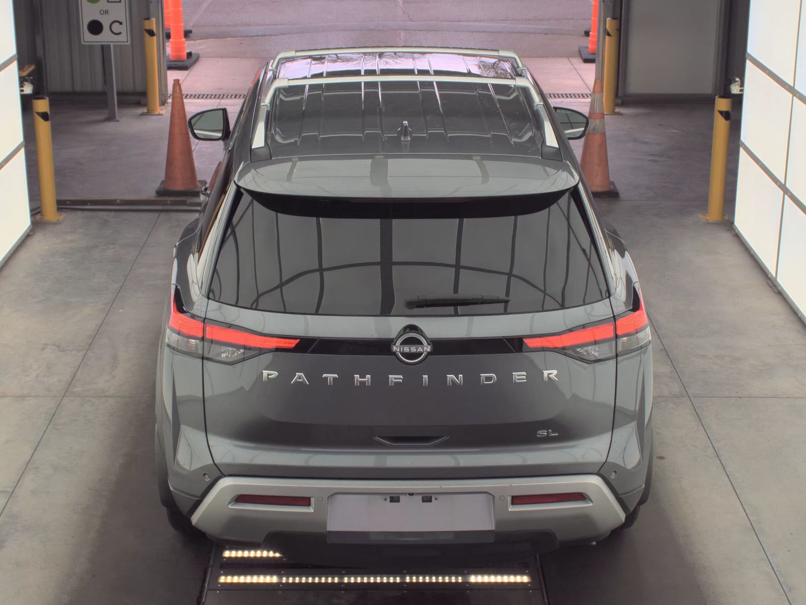 2025 Nissan Pathfinder SL FWD