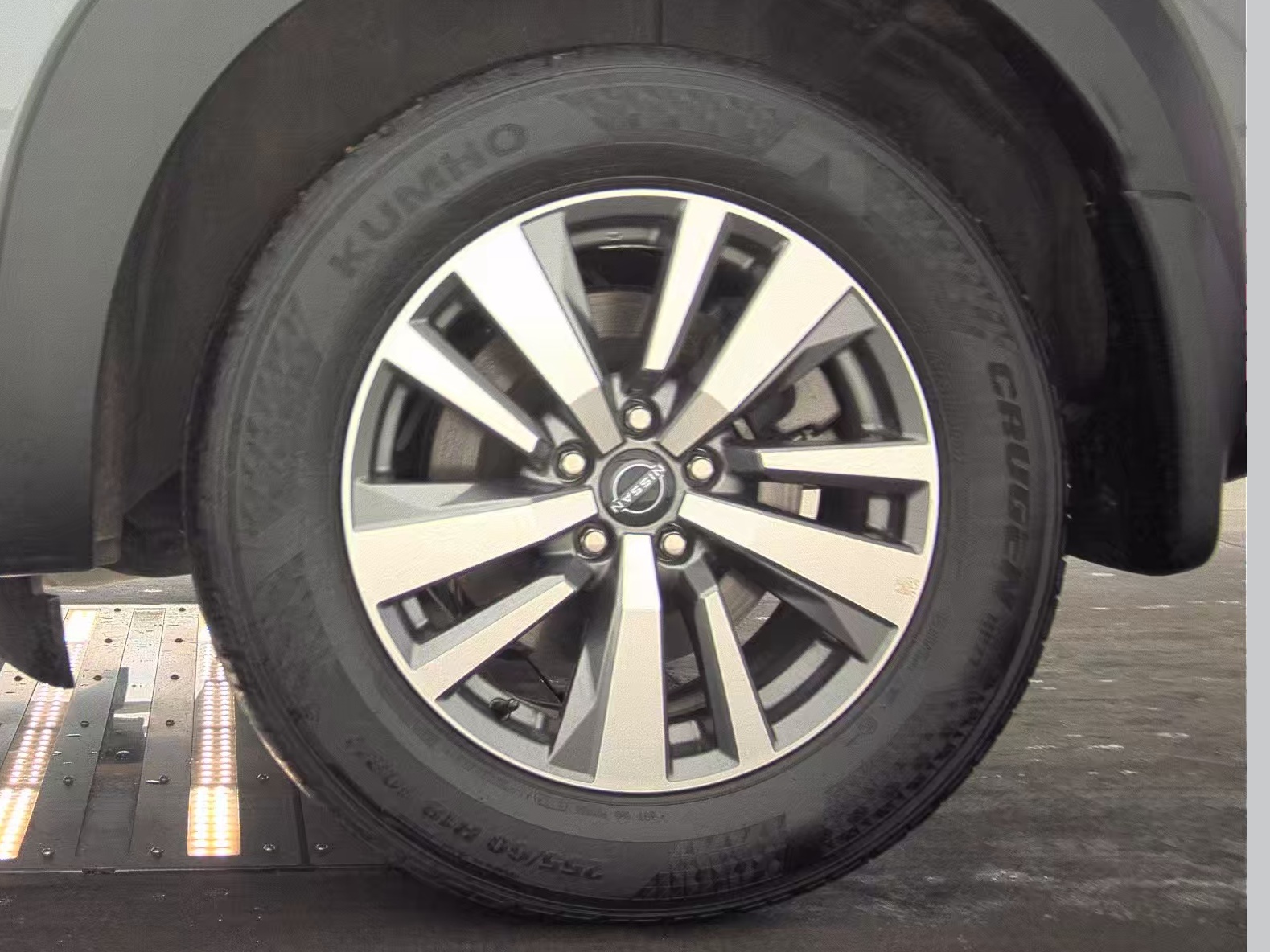 2025 Nissan Pathfinder SL FWD