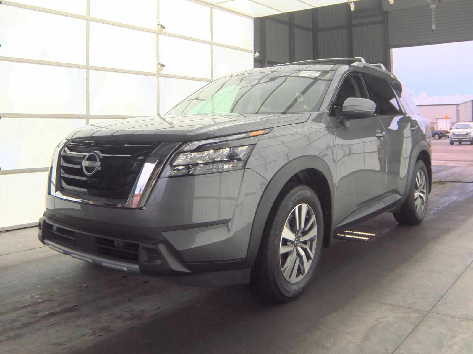 2025 Nissan Pathfinder SL FWD