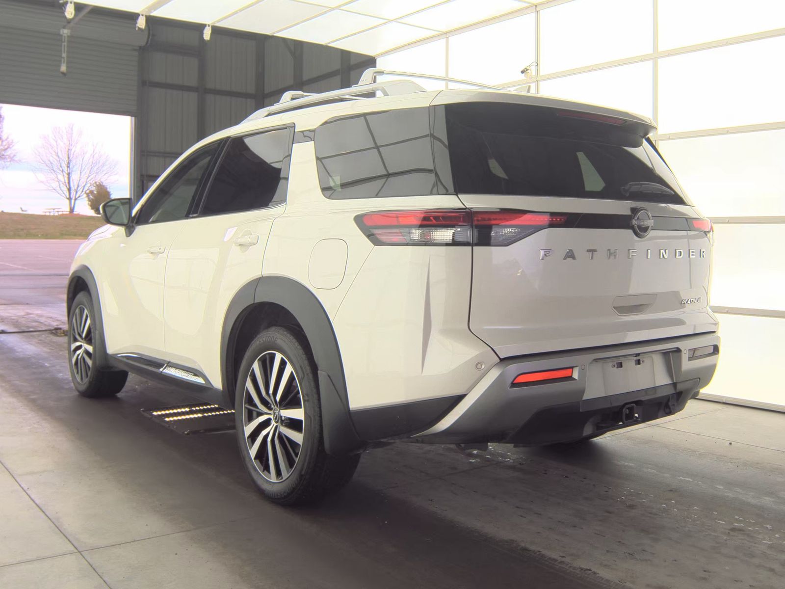 2024 Nissan Pathfinder Platinum FWD
