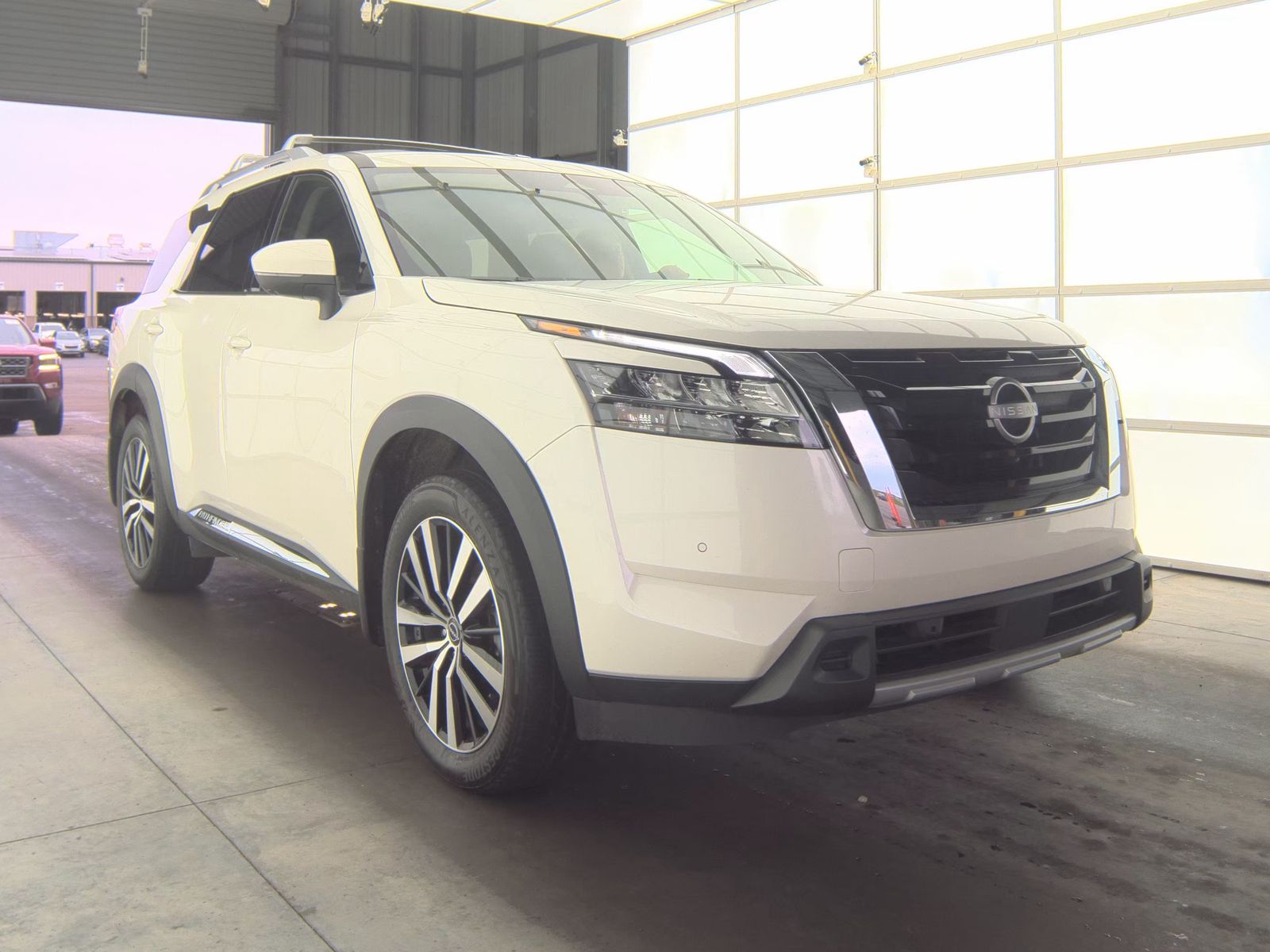 2024 Nissan Pathfinder Platinum FWD