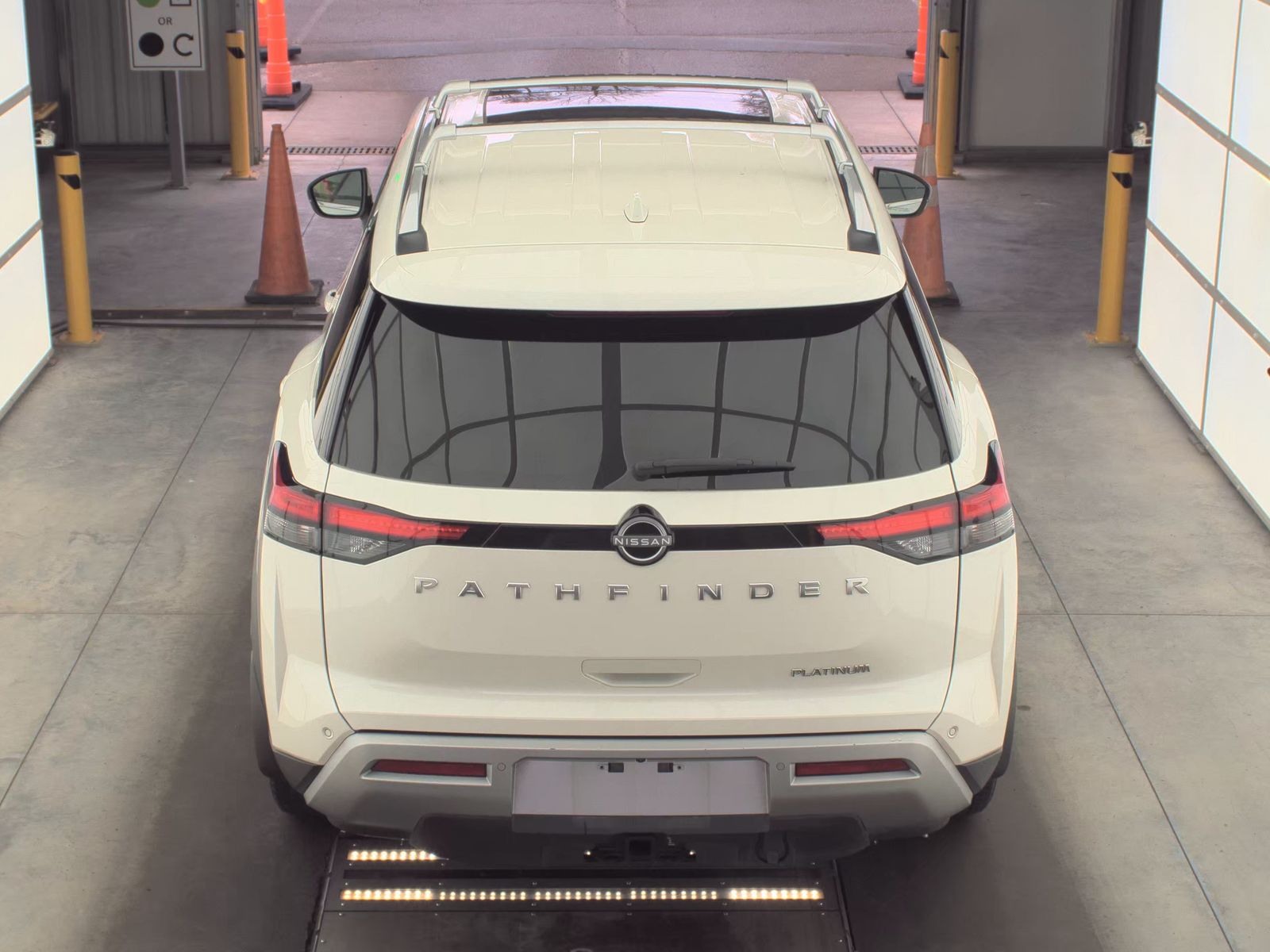 2024 Nissan Pathfinder Platinum FWD