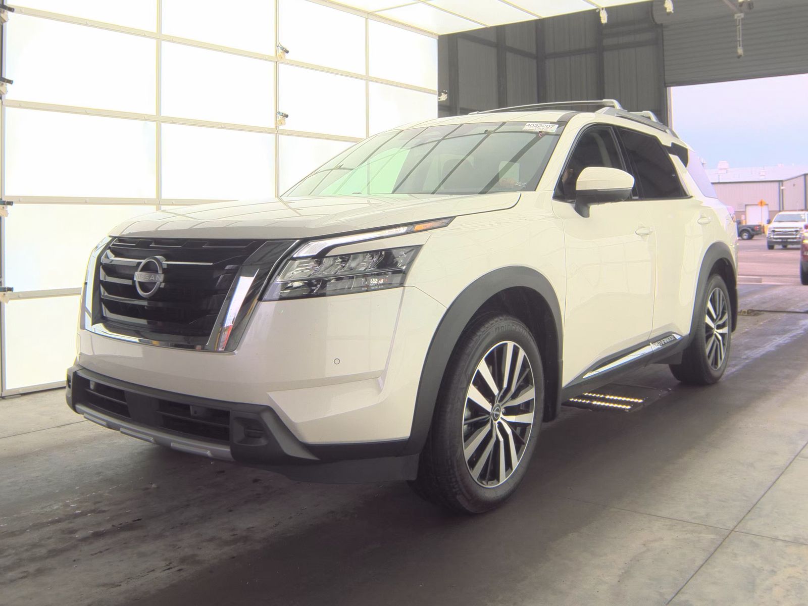 2024 Nissan Pathfinder Platinum FWD