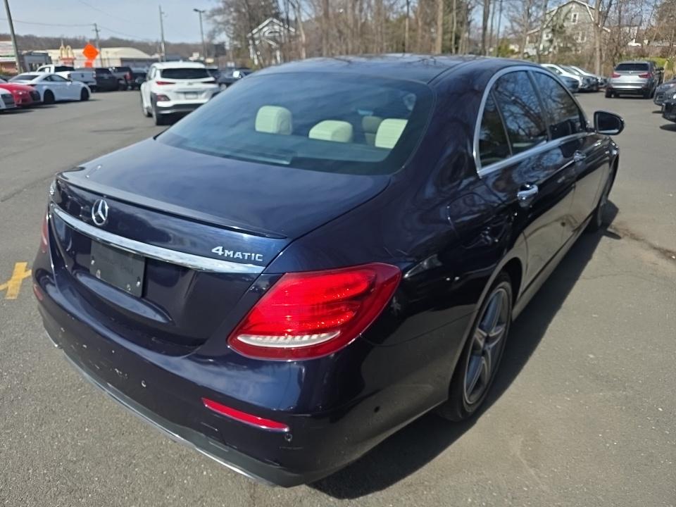 MERCEDES-BENZ E-CLASS - 5