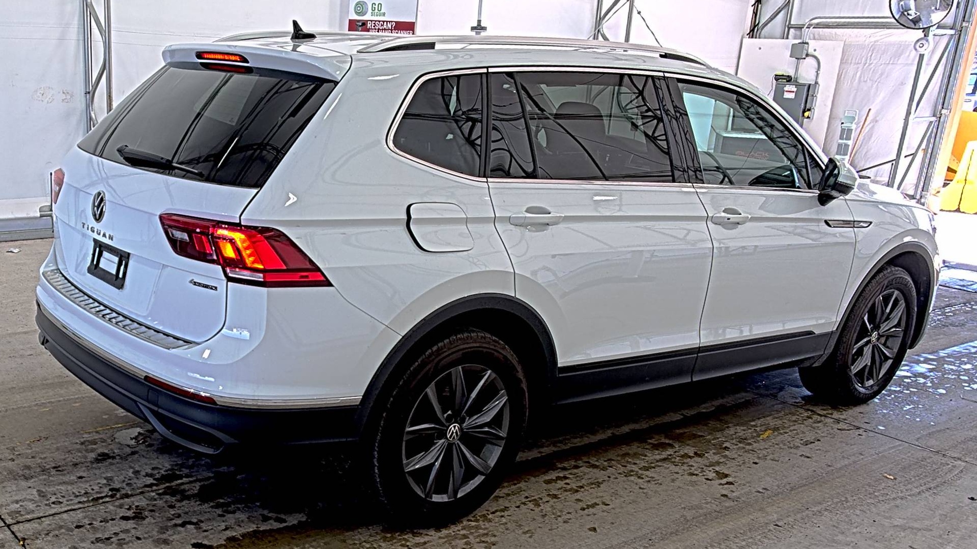 2022 Volkswagen Tiguan 2.0T SE AWD