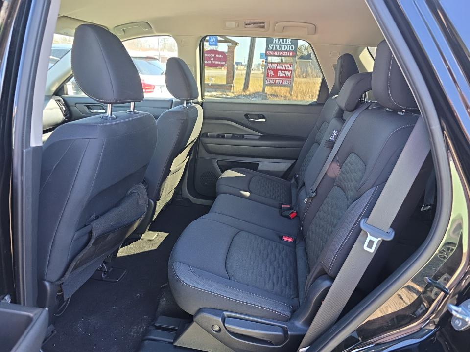 2022 Nissan Pathfinder SV AWD