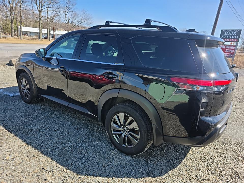 2022 Nissan Pathfinder SV AWD
