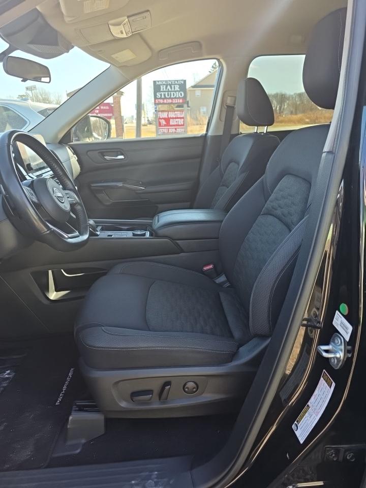 2022 Nissan Pathfinder SV AWD