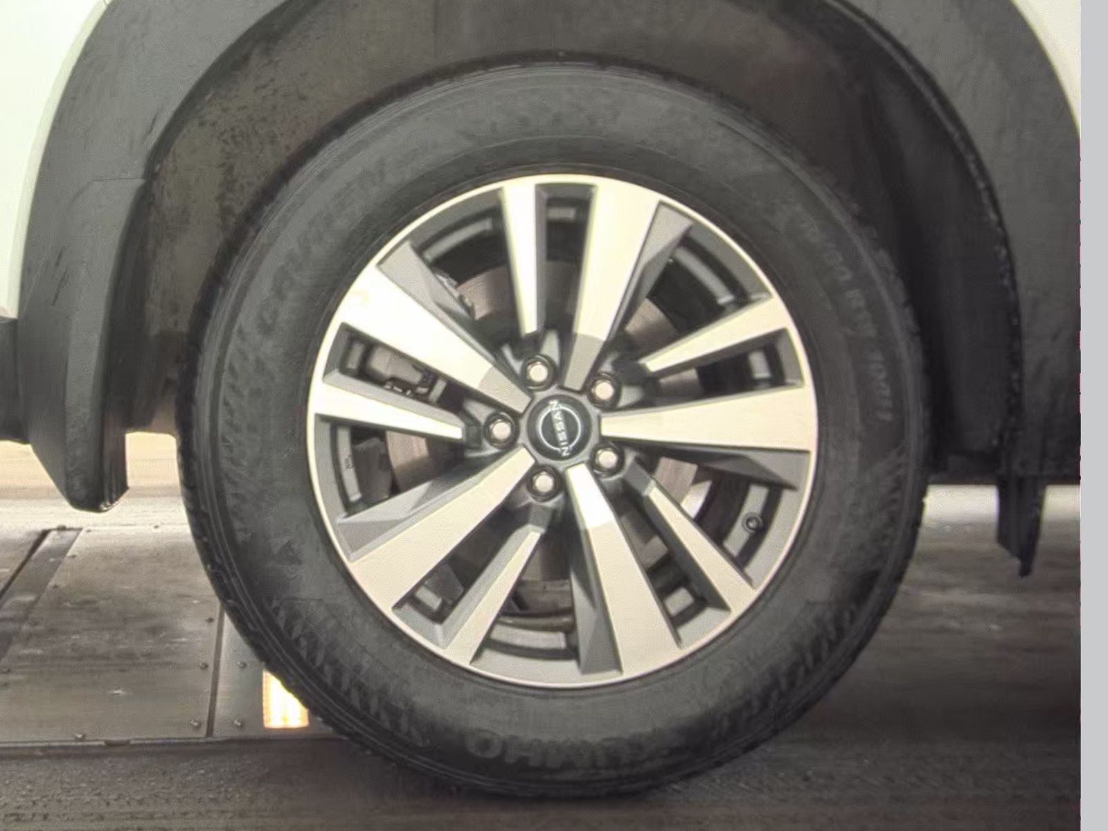 2025 Nissan Pathfinder SL FWD