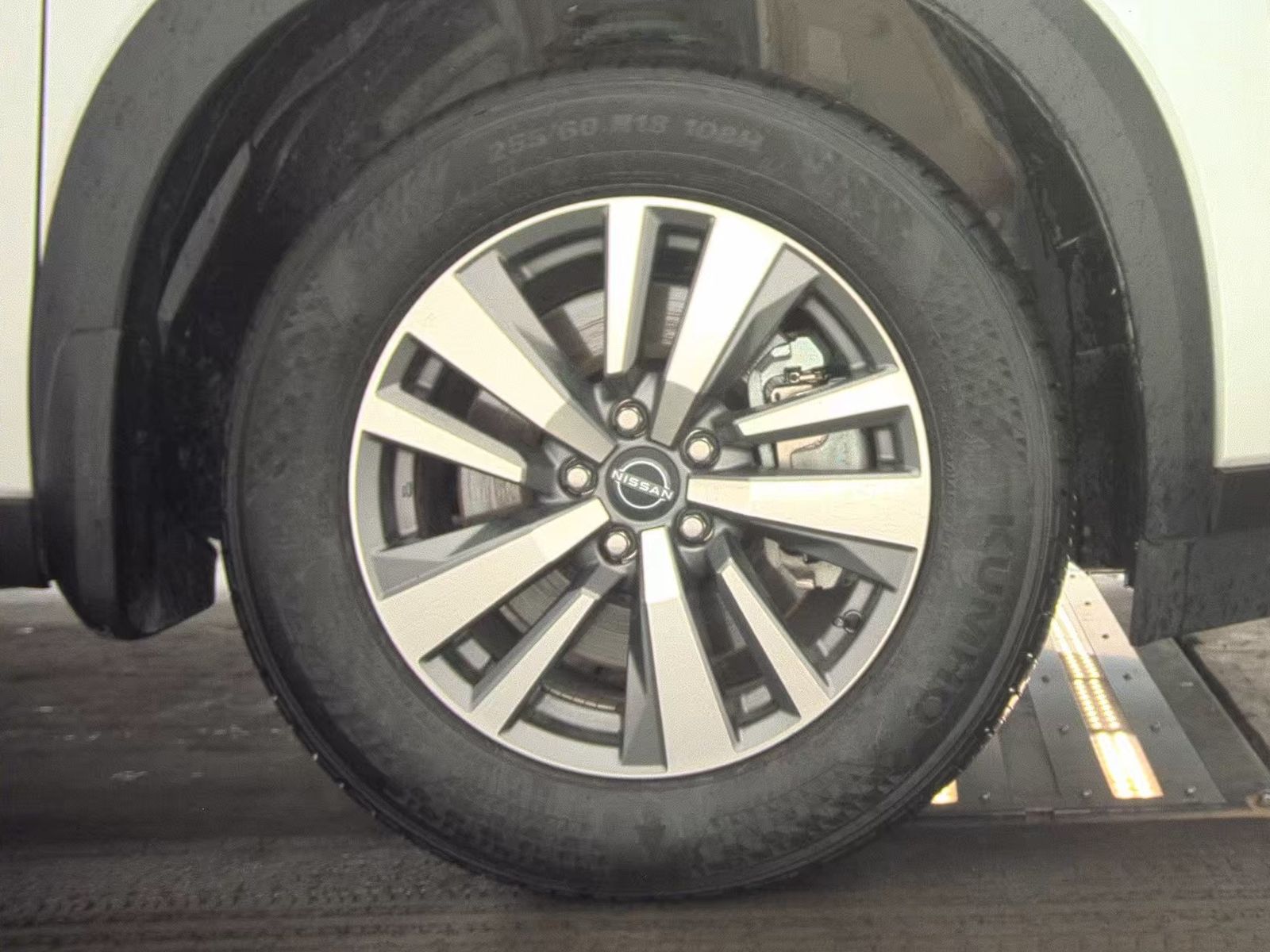 2025 Nissan Pathfinder SL FWD