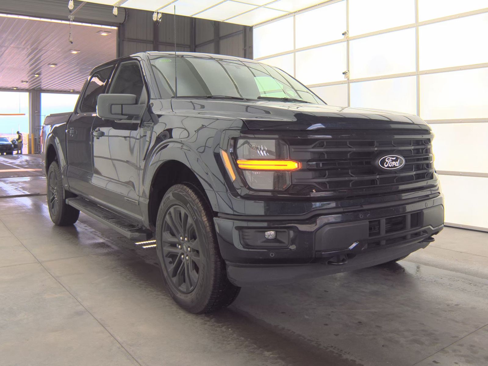 2025 Ford F-150 Hybrid XLT AWD