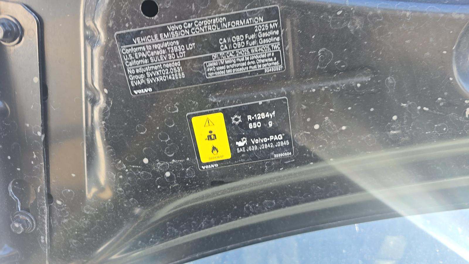 2025 Volvo XC60 B5 Plus AWD