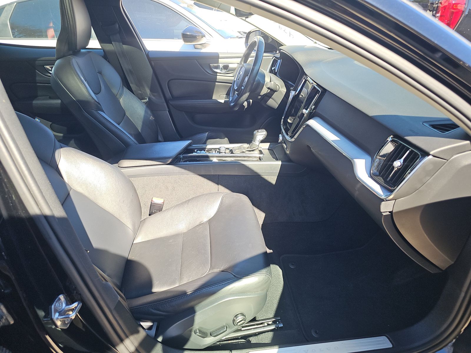 2020 Volvo S60 T5 Momentum FWD