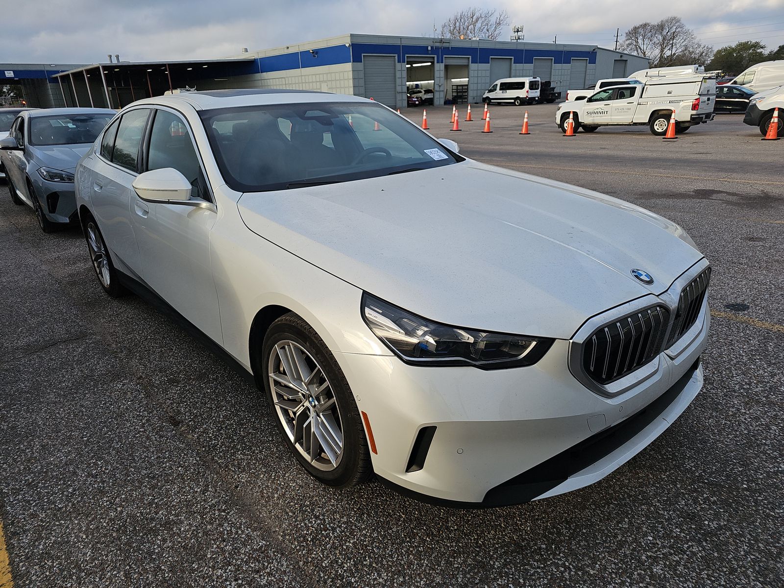 2025 BMW 5 Series 530i RWD