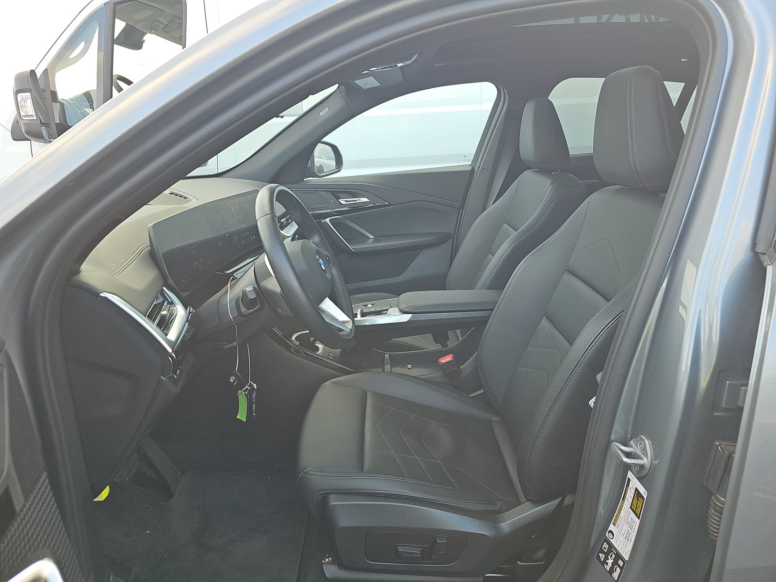 2025 BMW X2 xDrive28i AWD