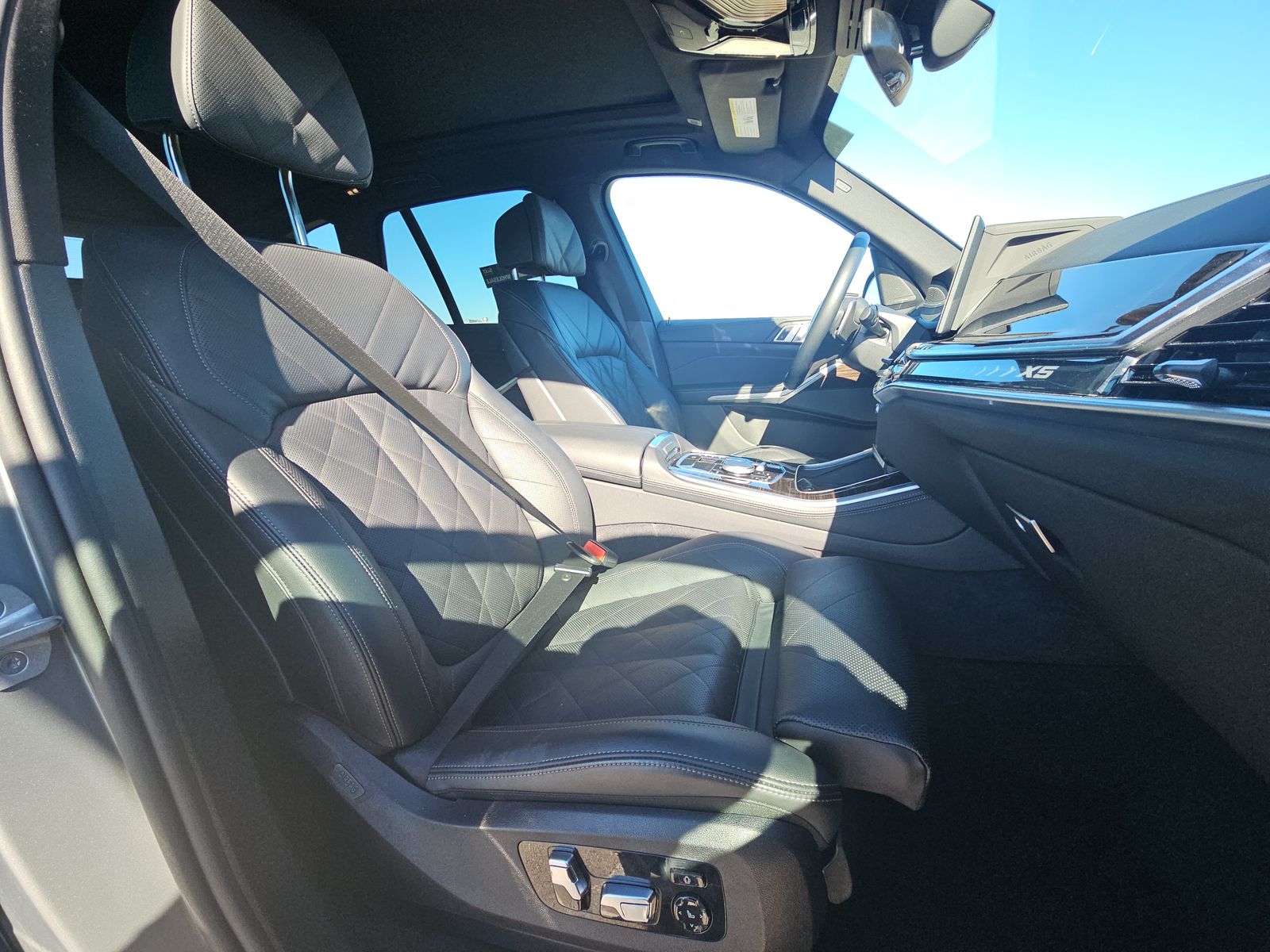 2025 BMW X5 xDrive40i AWD