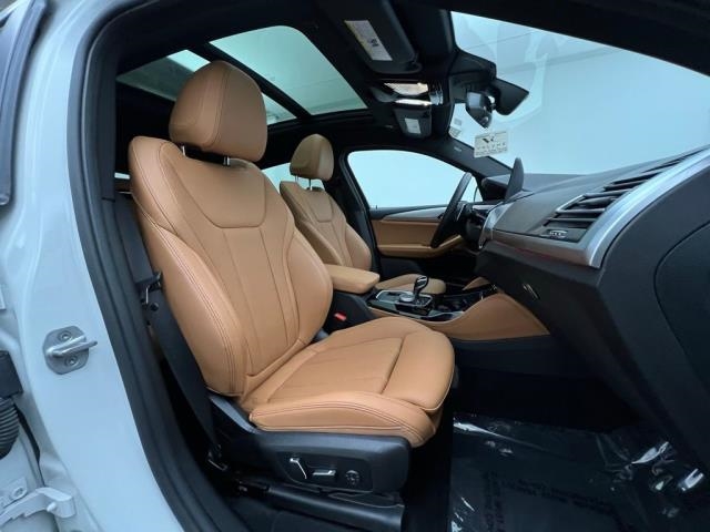 2025 BMW X4 xDrive30i AWD