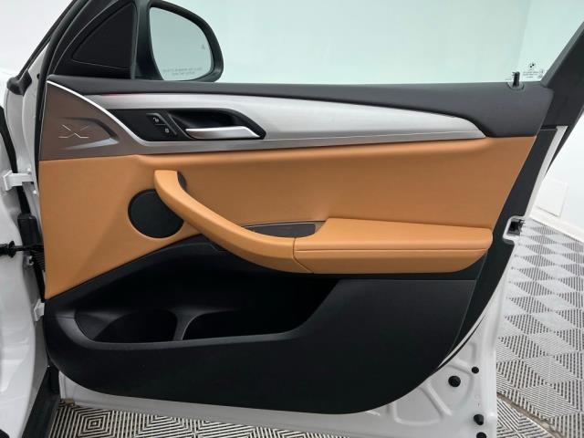 2025 BMW X4 xDrive30i AWD