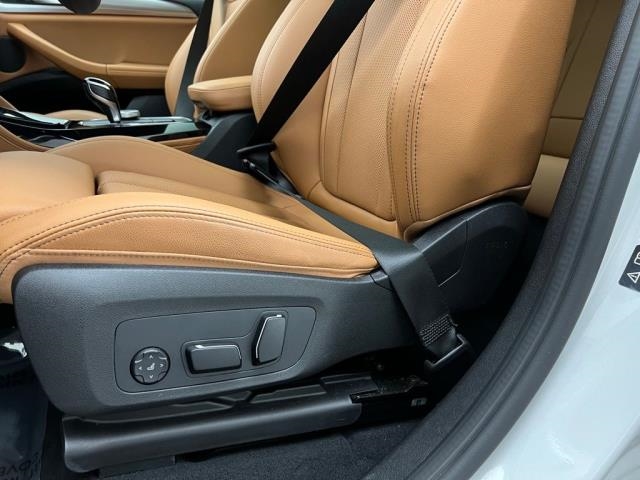 2025 BMW X4 xDrive30i AWD