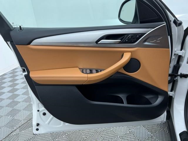 2025 BMW X4 xDrive30i AWD