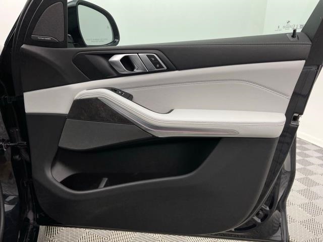 2025 BMW X5 xDrive40i AWD