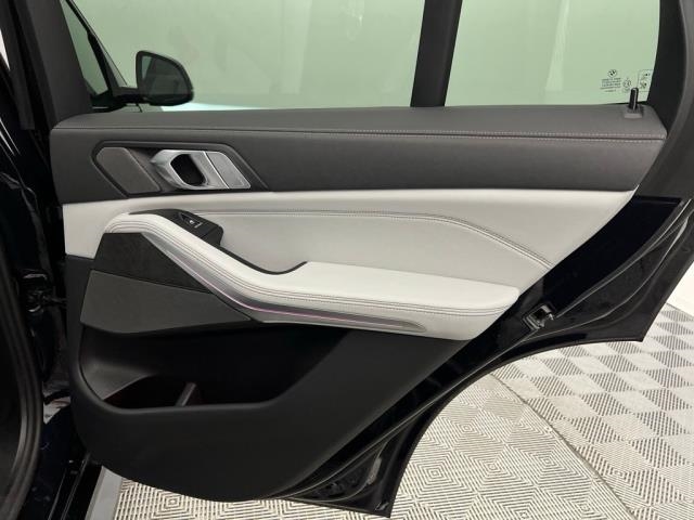 2025 BMW X5 xDrive40i AWD