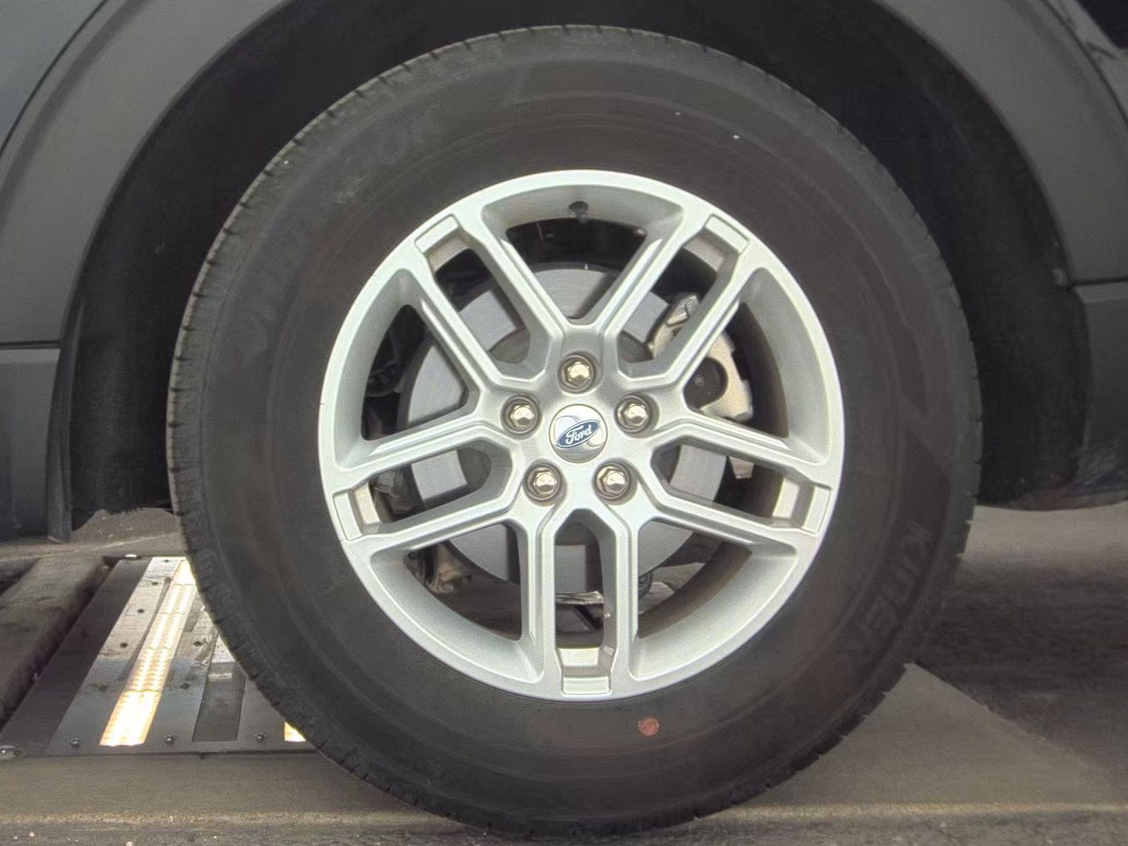 2025 Ford Explorer Active RWD