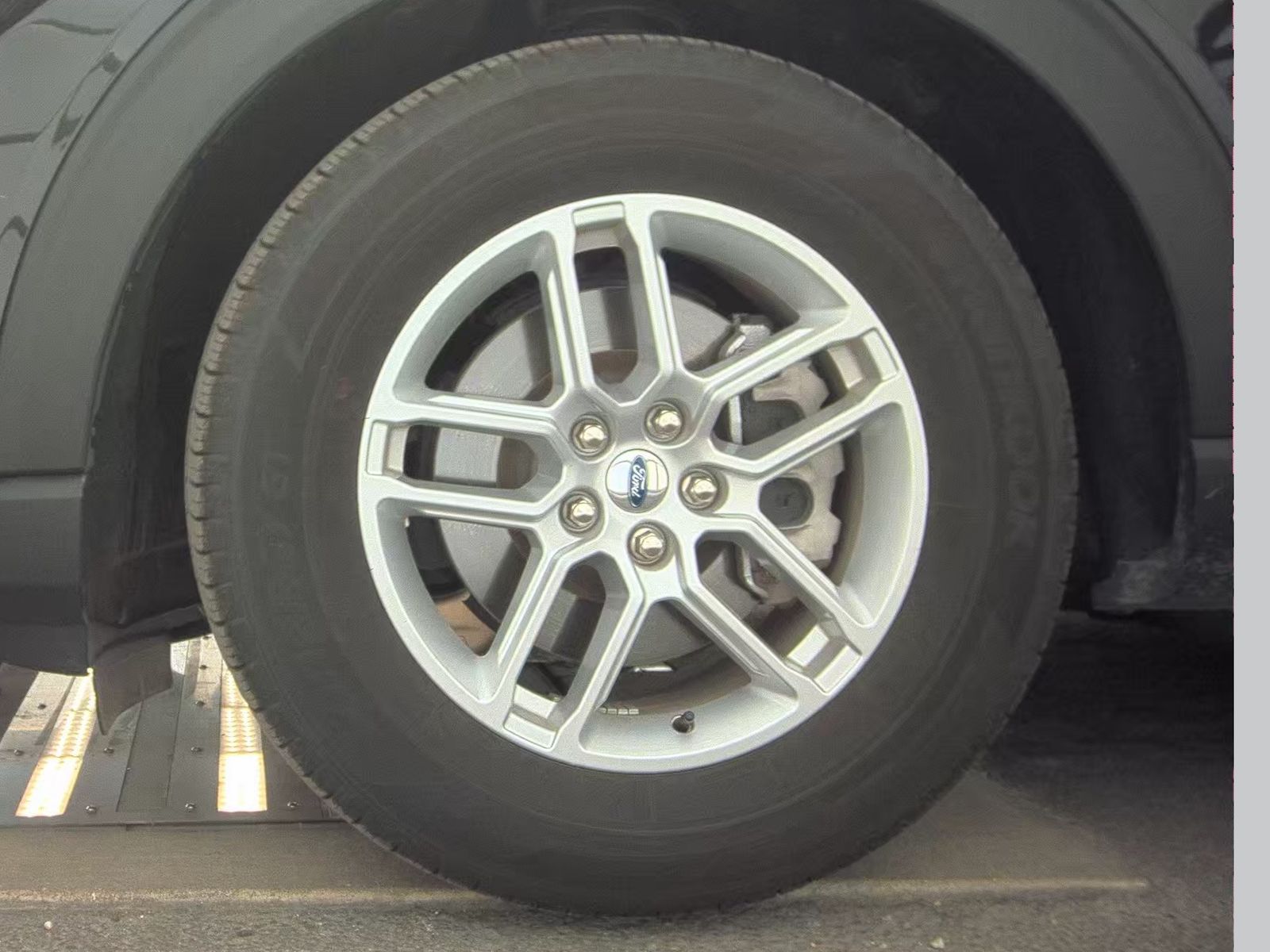 2025 Ford Explorer Active RWD