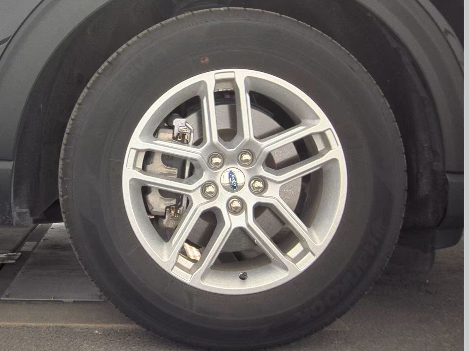 2025 Ford Explorer Active RWD