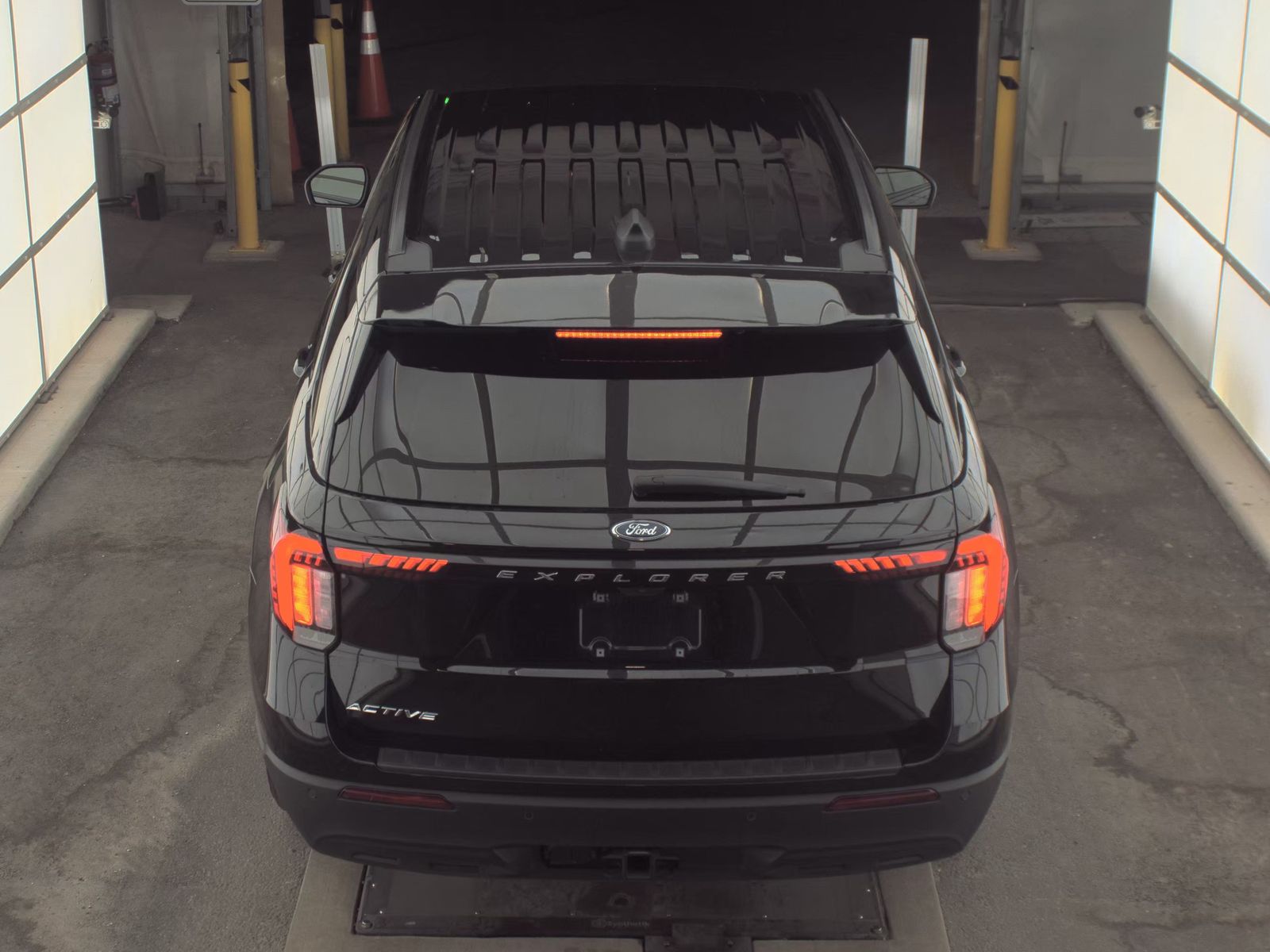 2025 Ford Explorer Active RWD