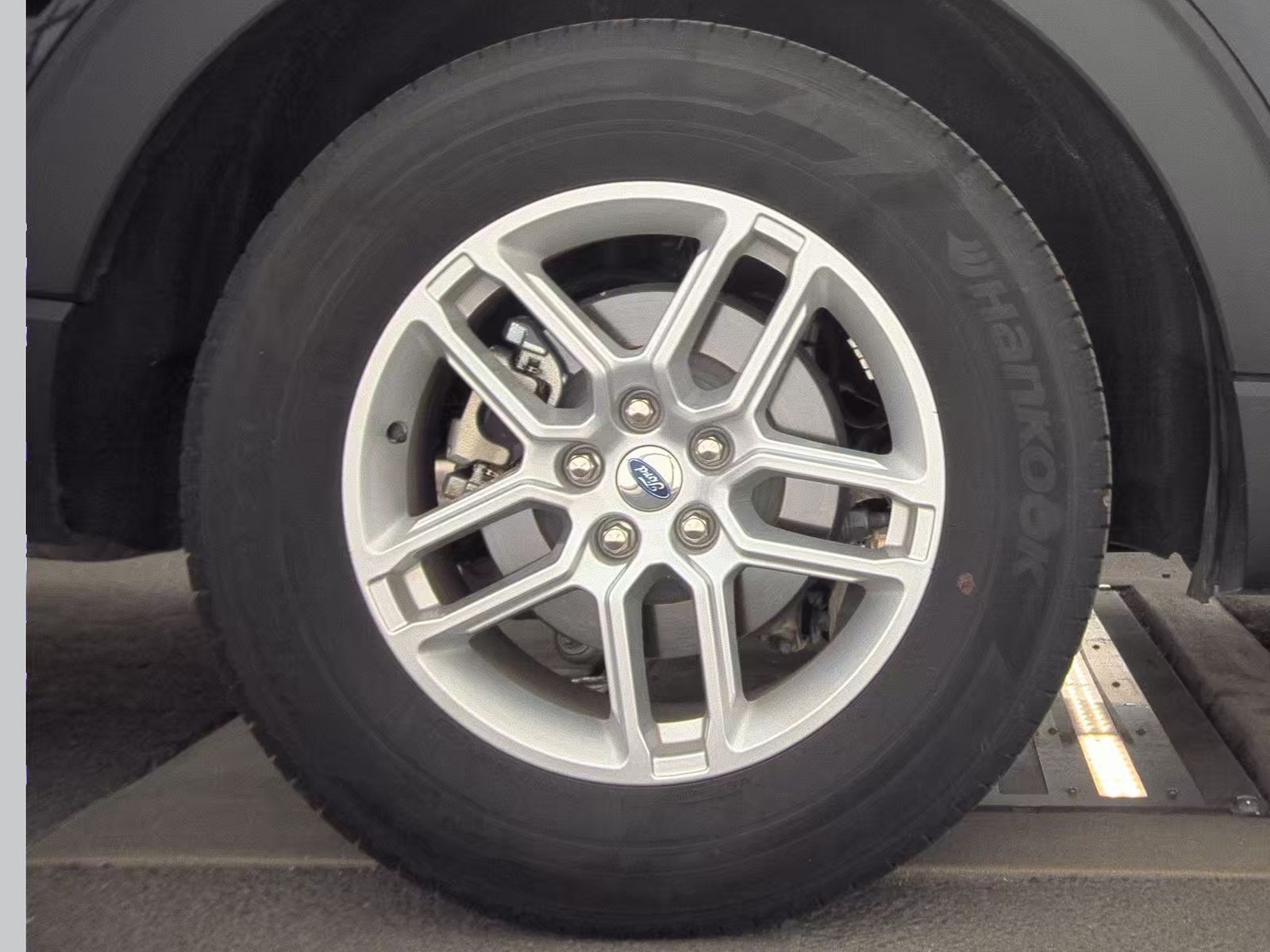 2025 Ford Explorer Active RWD