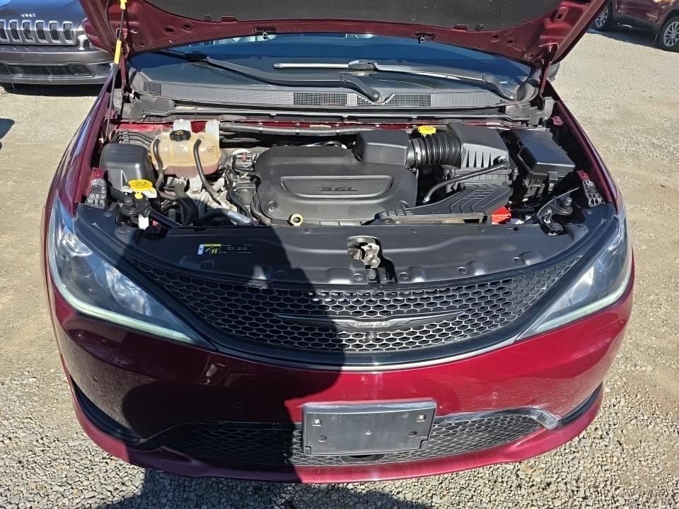 2019 Chrysler Pacifica Limited FWD