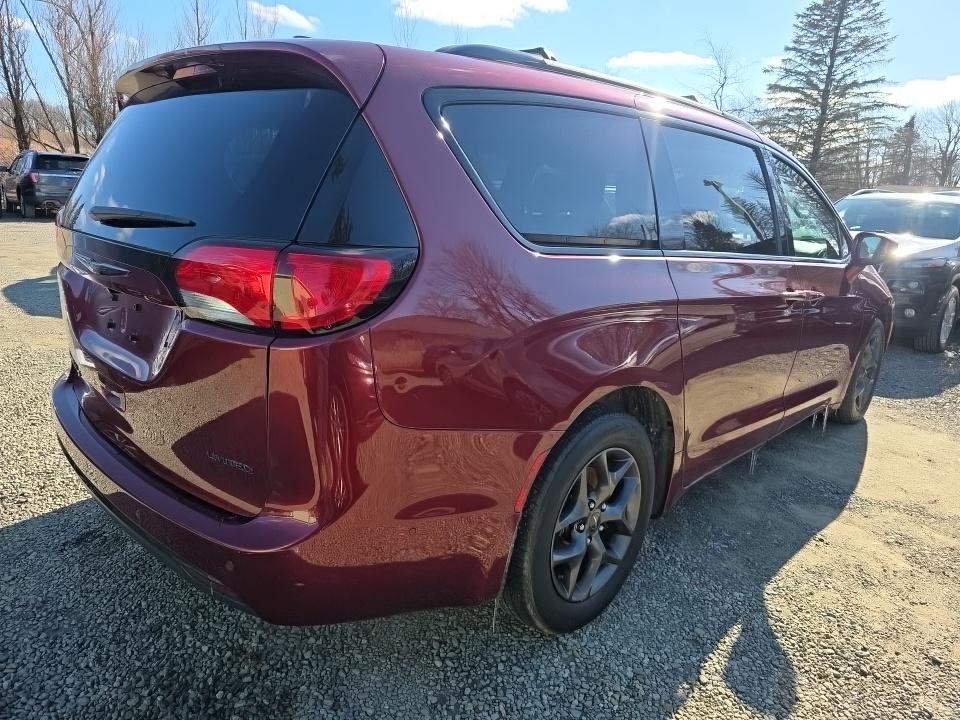 2019 Chrysler Pacifica Limited FWD