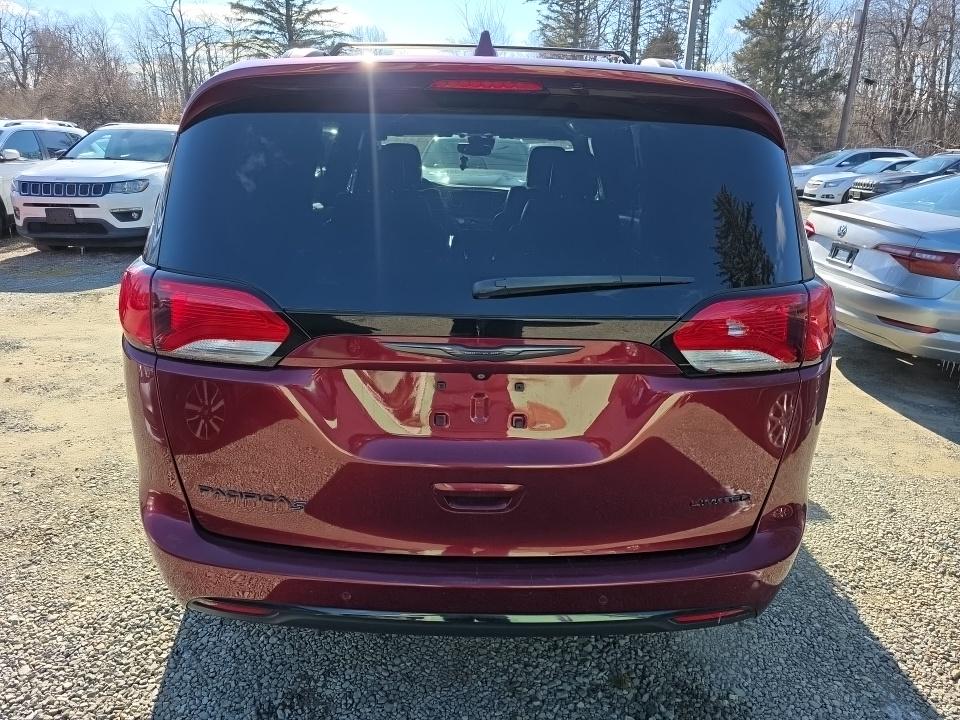 2019 Chrysler Pacifica Limited FWD
