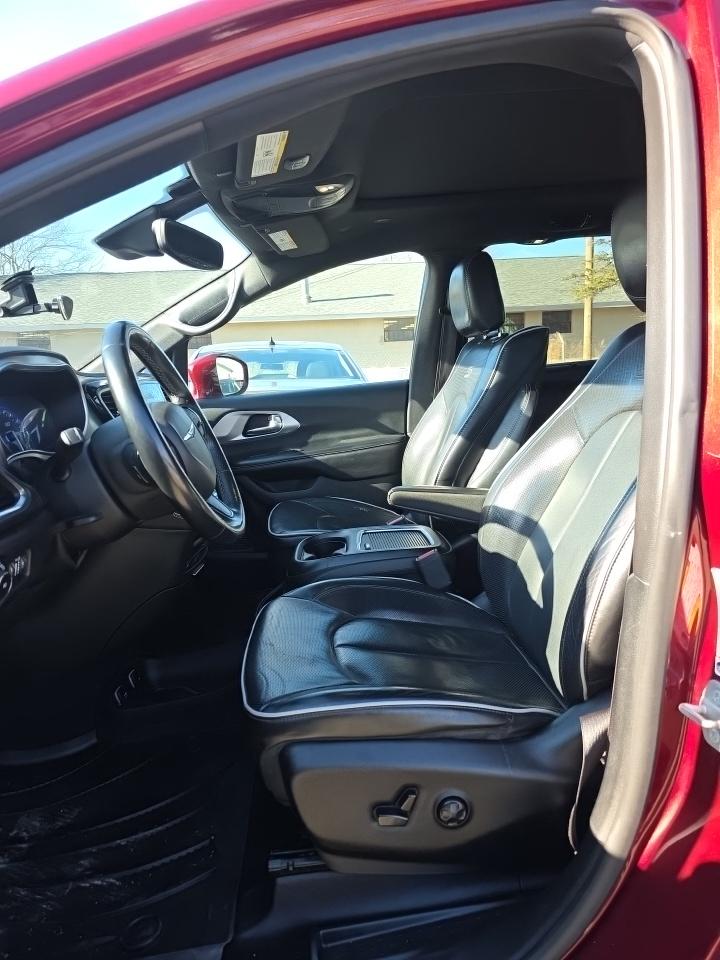 2019 Chrysler Pacifica Limited FWD