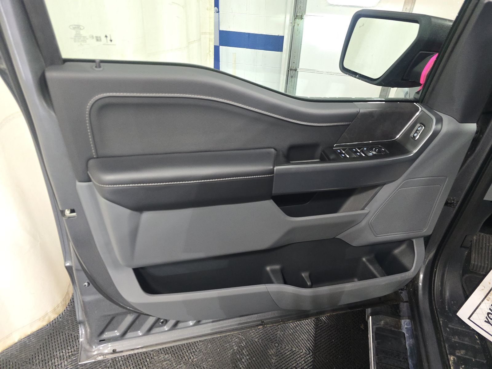 2025 Ford F-150 XLT AWD