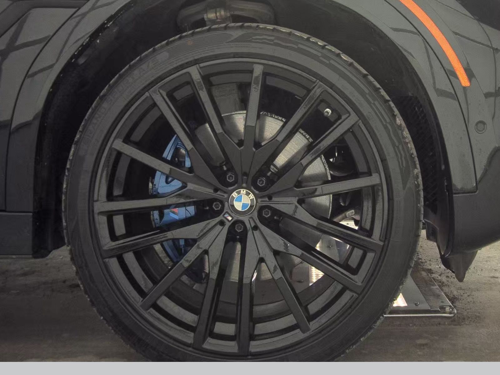 2022 BMW X6 xDrive40i AWD